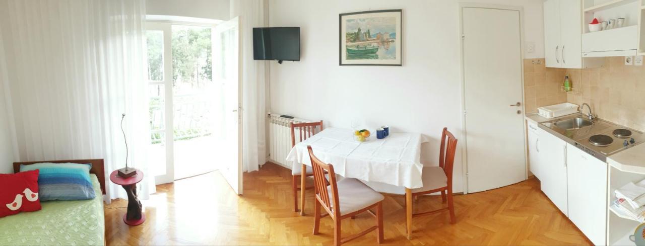Apartments Lucija Stari Grad  Exterior photo