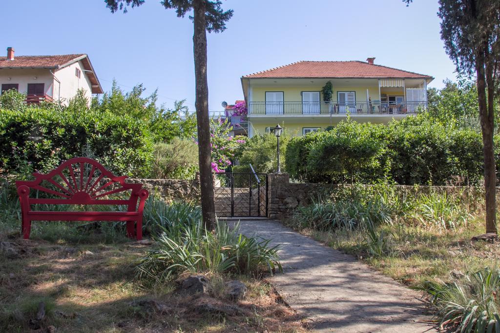 Apartments Lucija Stari Grad  Exterior photo