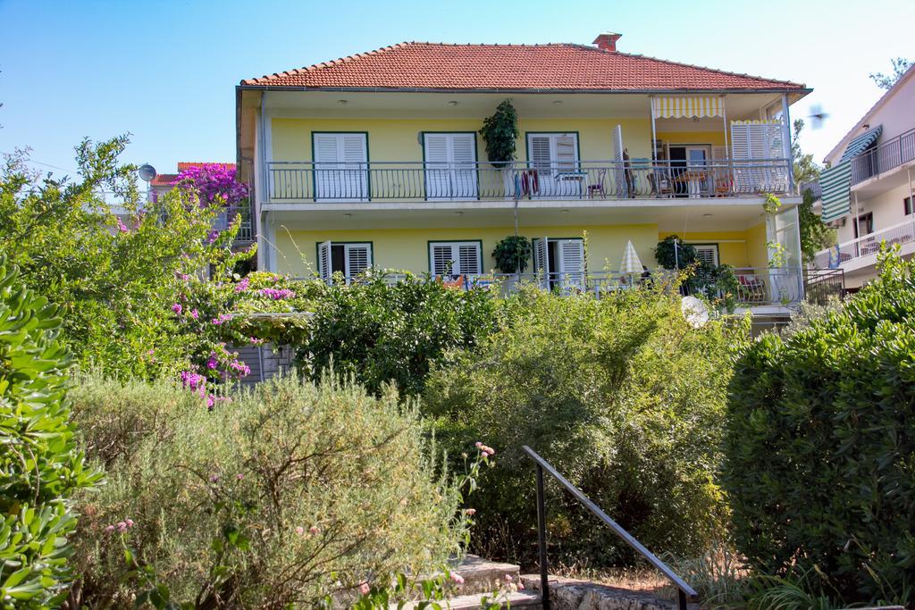 Apartments Lucija Stari Grad  Exterior photo
