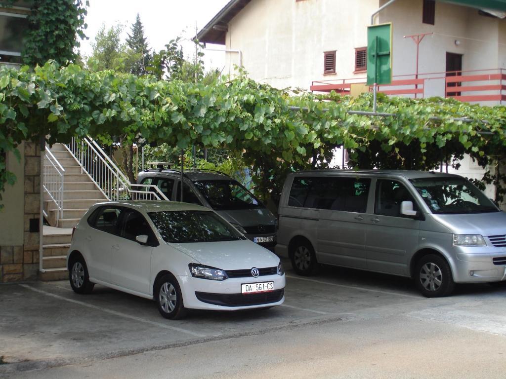 Apartments Lucija Stari Grad  Exterior photo