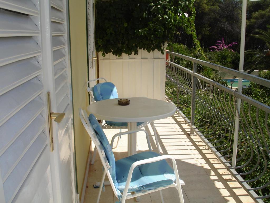 Apartments Lucija Stari Grad  Exterior photo